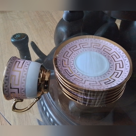 12 pcs Cup & Saucers - Picture 3 of 3